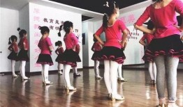 爆料感恩节手势舞视频,温馨瞬间感动无数网友